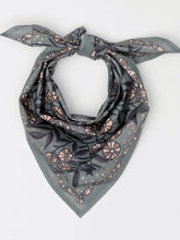 Load image into Gallery viewer, Eleanor Bandana No. 114
