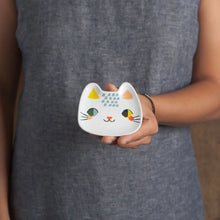 Load image into Gallery viewer, Cat Shaped Ceramic Trinket Tray