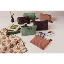 Load image into Gallery viewer, Jade Quilted Velvet Flat Pouch