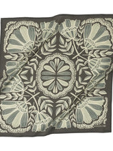 Load image into Gallery viewer, Evelyn Bandana No. 118
