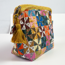 Load image into Gallery viewer, Calico Quilted Zipper Pouch
