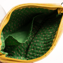 Load image into Gallery viewer, Calico Quilted Zipper Pouch
